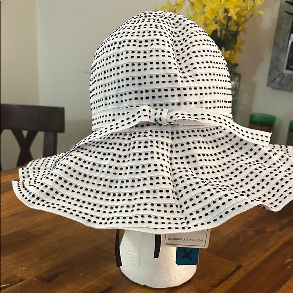 NWT Wallaroo Scrunchie Boardwalk-Style Packable Adj. Sizing Polka Dot Sun Hat main image 7
